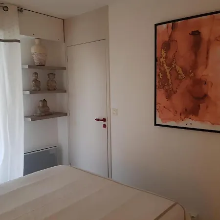Apartment Superbe A En Roussilon Avec Vue Sur Et Montagne