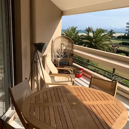 Superbe A En Roussilon Avec Vue Sur Et Montagne Canet-en-Roussillon